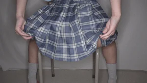 【お尻特化】色素沈着濃い目のこちらまで香ってきそうな尻穴まわりにもオイルをたっぷりと垂らす