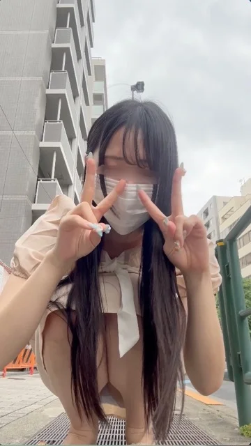 めちゃ派手なめくれ方した(x_x)ここまでめくれるとめありでも羞恥心が出てきちゃう-3