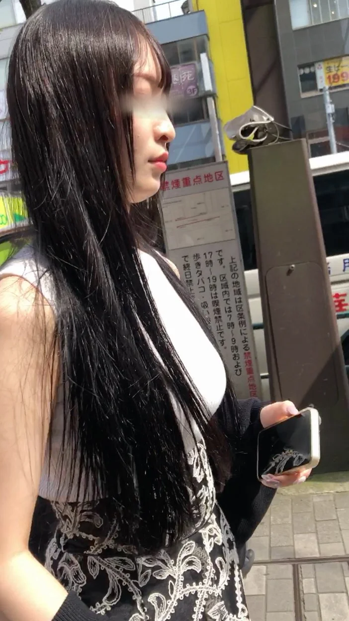 【横からの眺め413】見覚えのあるセクシーＯＬの巨乳を至近距離で！！-4