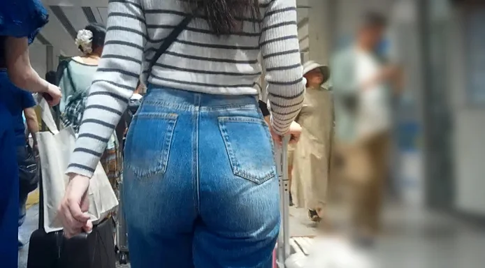 (10名収録)驚愕クビレ美爆桃尻ボディの激カワ美形美人女子大生のドエロデニムなど-2