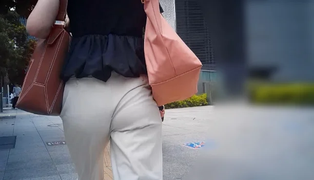 (10名収録)驚愕クビレ美爆桃尻ボディの激カワ美形美人女子大生のドエロデニムなど-3