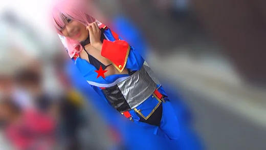 エロ過ぎる露出大好きコスプレイヤーさんの野外コスプレ撮影ｗ青空のもとチクぽろ多発で通行人もドン引きする異次元の映像ｗ-1