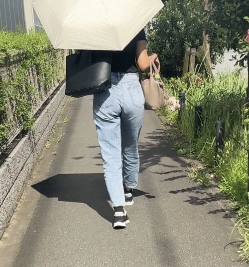 私服通勤OLのデニム尻